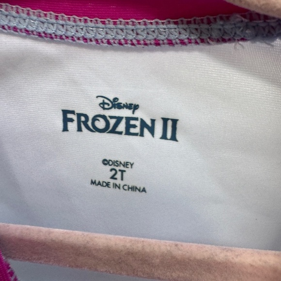 NWOT Disney 2T Frozen 2 Purple and Blue Short Sleeve Rashguard Bathing suit Top - Picture 4 of 5